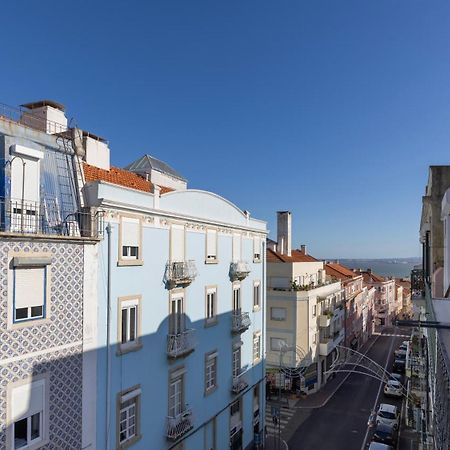 Classic Topfloor Apartment By Lovelystay Lisboa Екстериор снимка