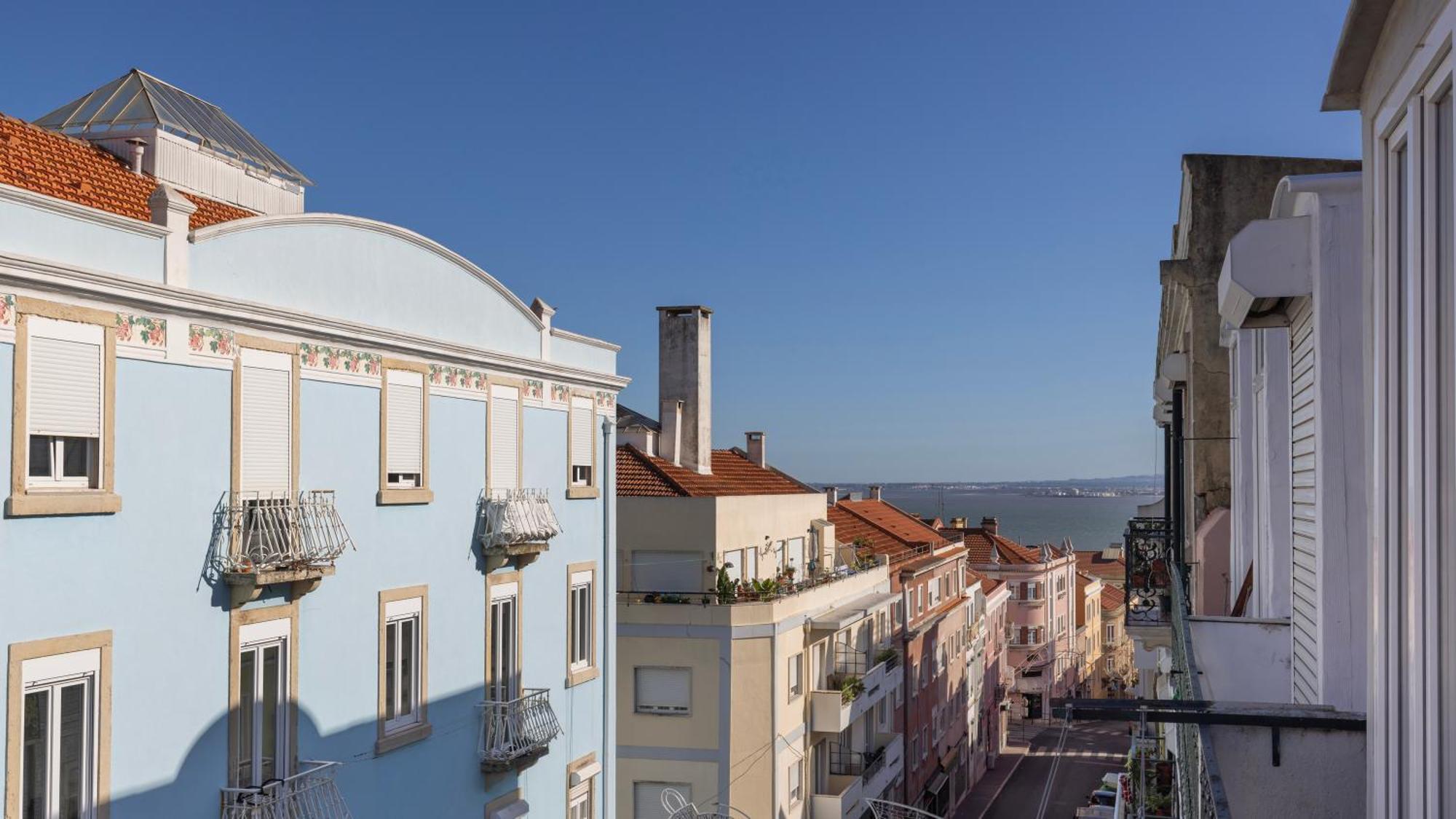 Classic Topfloor Apartment By Lovelystay Lisboa Екстериор снимка