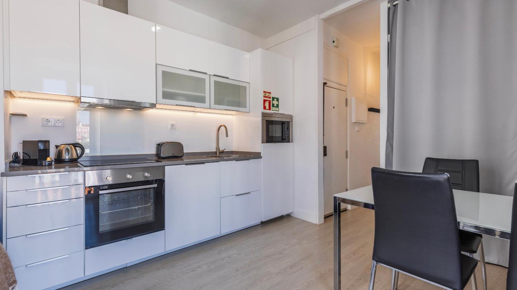 Classic Topfloor Apartment By Lovelystay Lisboa Екстериор снимка