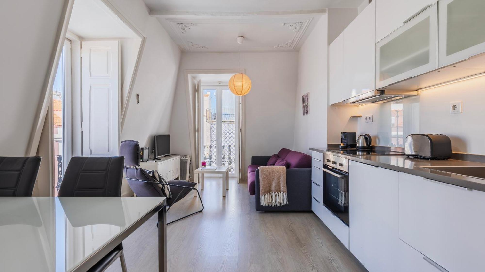 Classic Topfloor Apartment By Lovelystay Lisboa Екстериор снимка